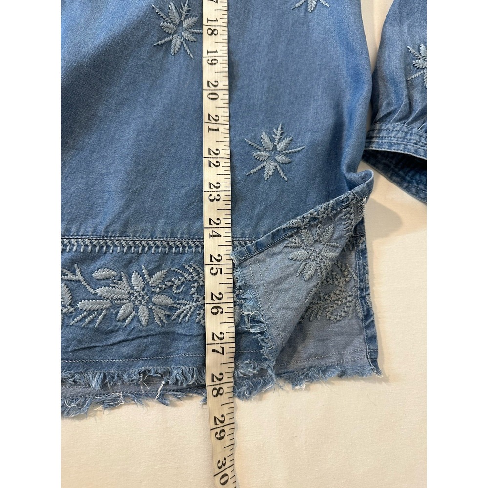 John Mark Blue Chambray All Over. Embroidered Tunic Raw Hem Size M Boho Western - Picture 7 of 8